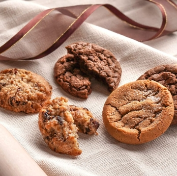 Grand Gourmet Holiday Bakery Box